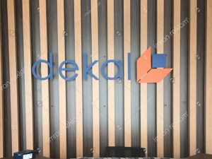 banko-arkasi-isiksiz-pleksi-harfli-tabela