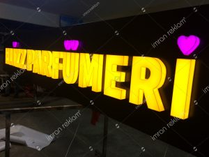 isikli-pleksi-harfli-yazilar-magaza-cephe